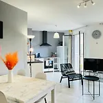 Antibes Old Center Charming Brand New Apartment