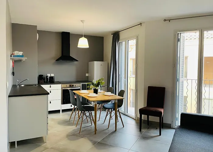 Antibes Old Center Charming Brand New Apartment